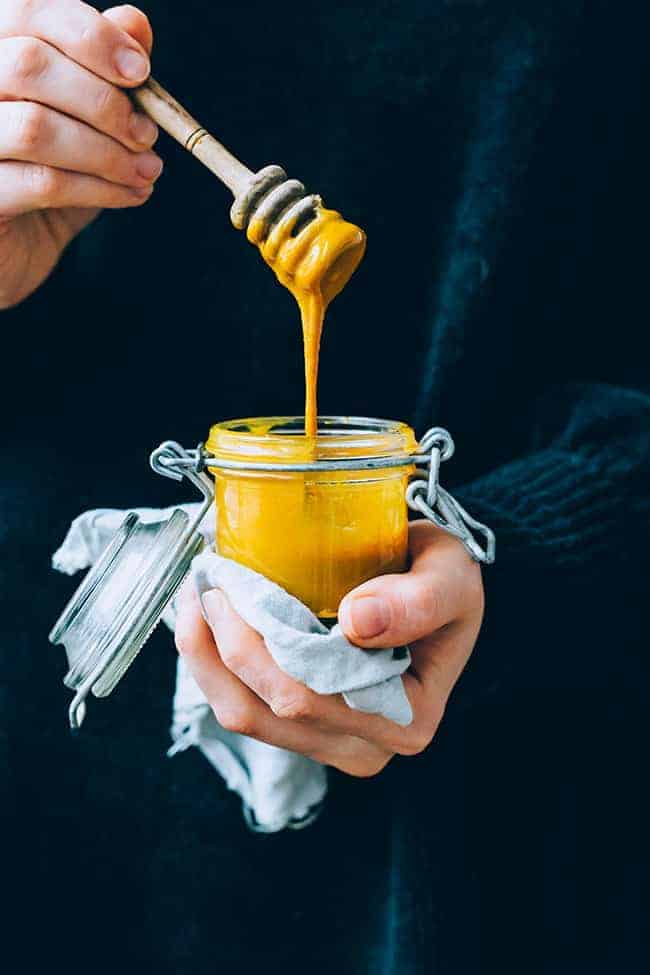 Start Your Morning with a Turmeric Honey Anti-Inflammatory Elixir