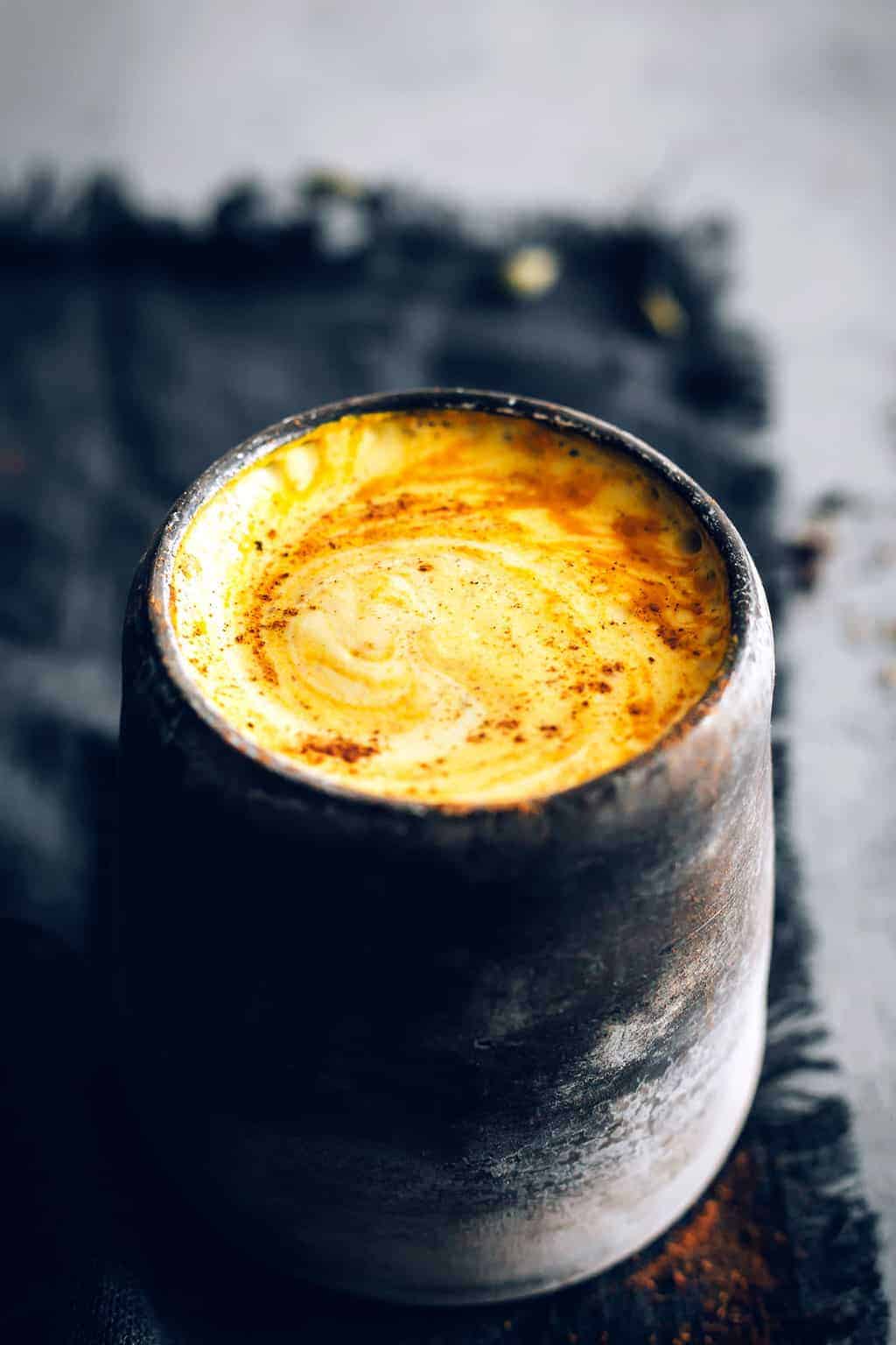 4 Strategies to Make a Turmeric Chai Latte